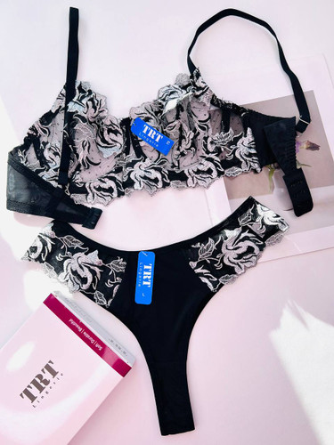 لباس زیر زنانه