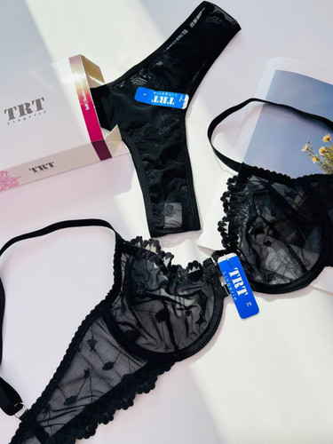 ست شورت و سوتین فنر دار رویه گیپور