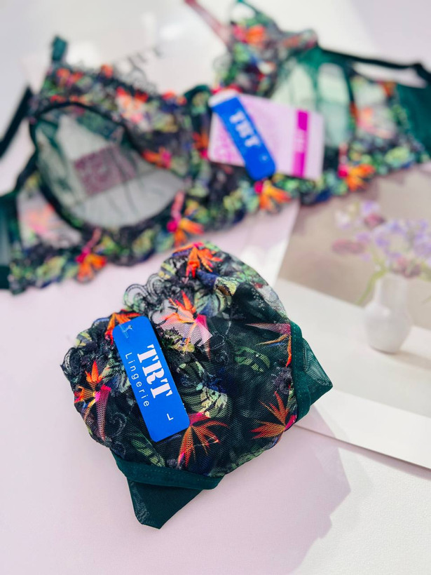 ست شورت و سوتین زنانه طرح گلدار آبرنگی