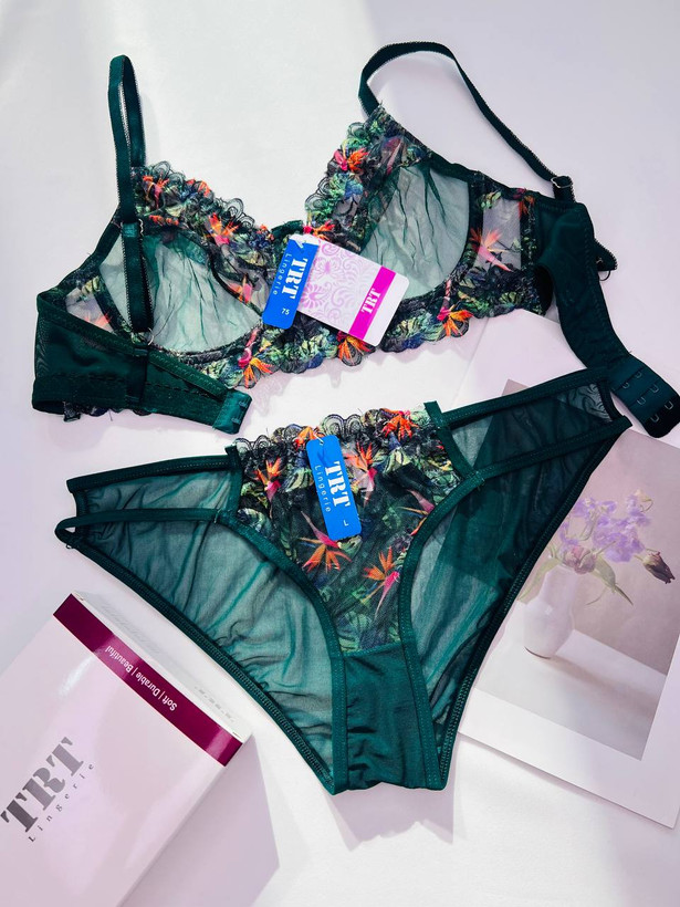 ست شورت و سوتین دو کاپ اروپا