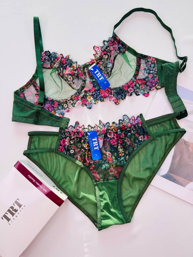 ست شورت و سوتین زنانه رنگ سبز تیره طرح دکلته