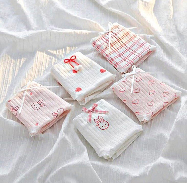 شورت زنانه طرح فانتزی