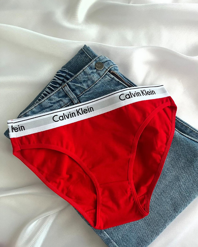 شورت زنانه نخی قرمز