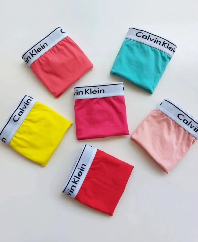 شورت نخی زنانه طرح ساده