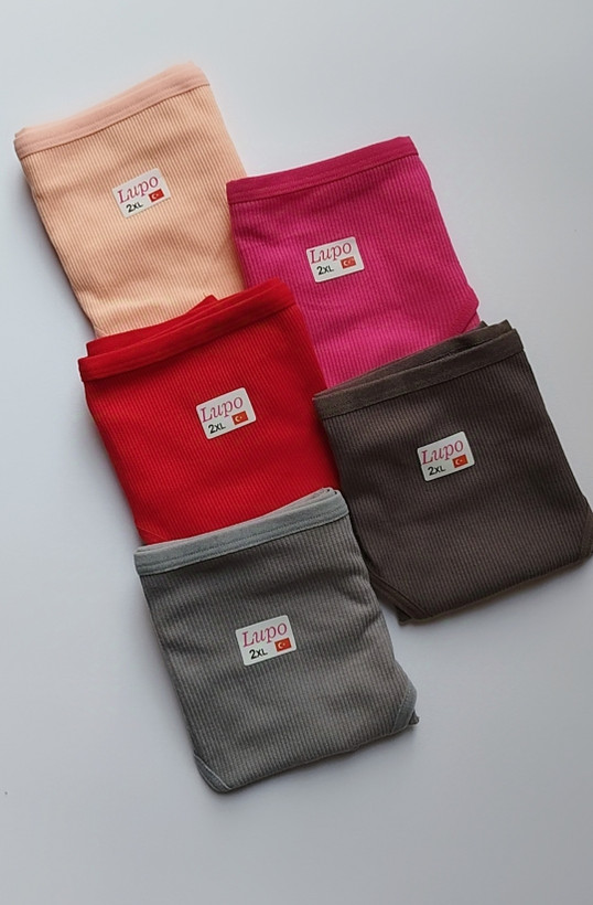 شورت زنانه طرح فانتزی