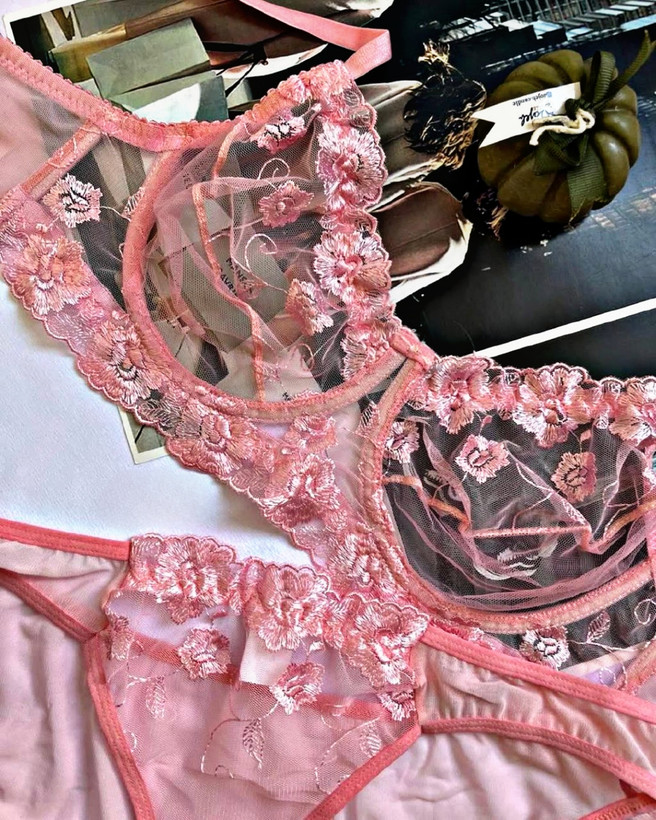 ست شورت و سوتین زنانه طرح گلدار