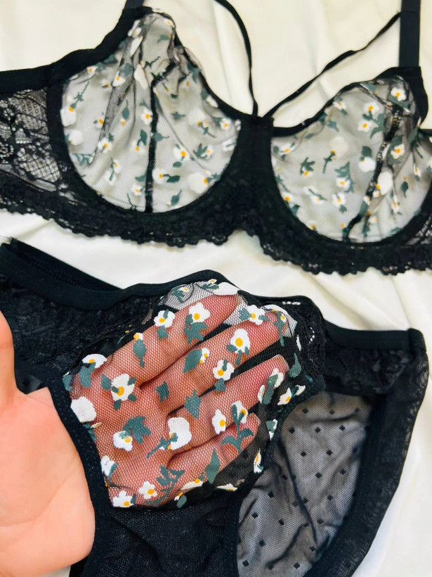 ست شورت و سوتین زنانه فانتزی طرح گل بابونه