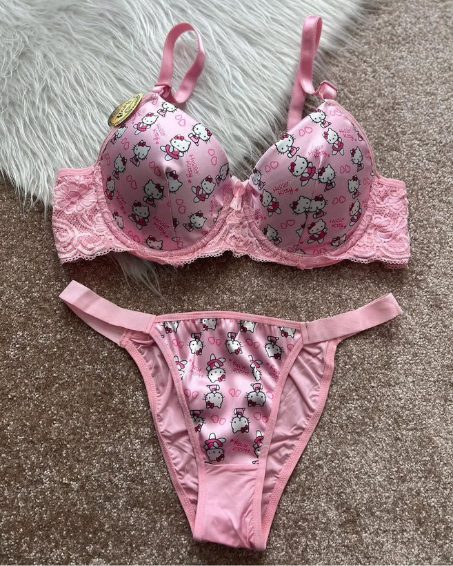 ست شورت و سوتین زنانه اسفنجی طرح کیتی