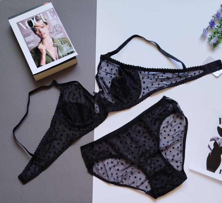 ست شورت و سوتین زنانه طرح قلبی گیپور دار