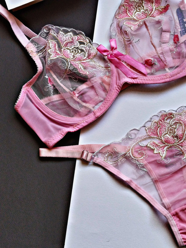 ست شورت و سوتین زنانه تور گیپوری گلدار 75تا90