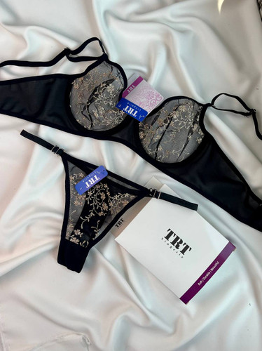 ست شورت و سوتین زنانه طرح گلدار سیم دوزی