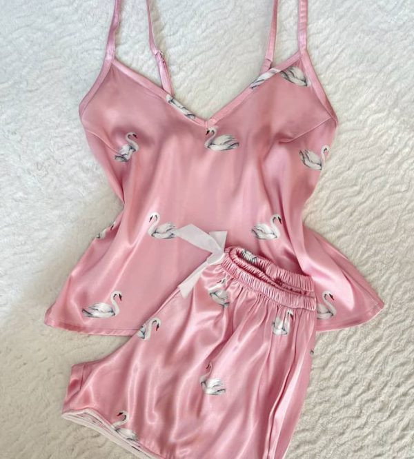 ست تاپ و شلوارک ساتنی فانتزی طرح قو