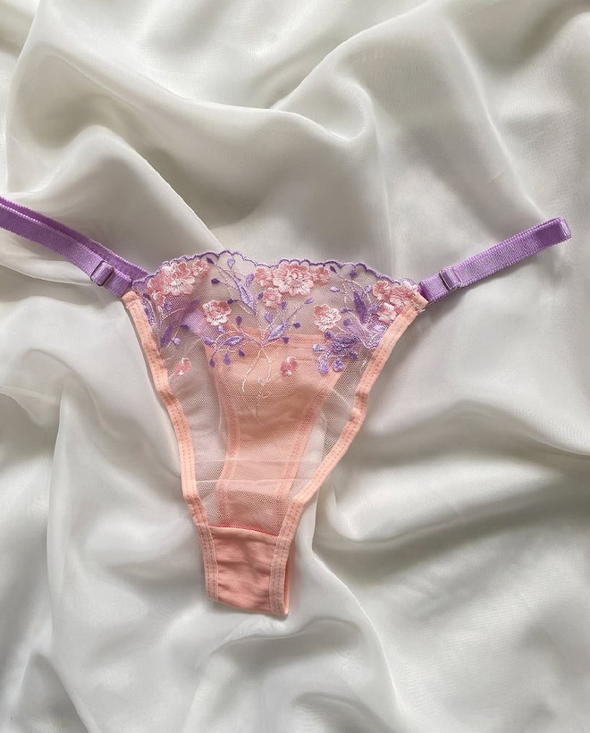 شورت زنانه بگلسی گیپوری گلدار