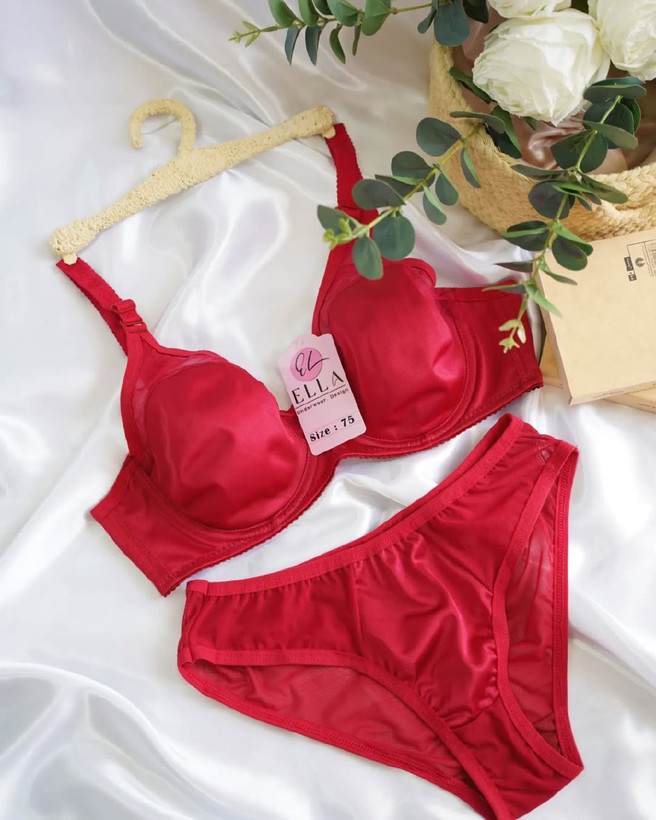 ست شورت و سوتین زنانه طرح ساده ساتنی رنگی