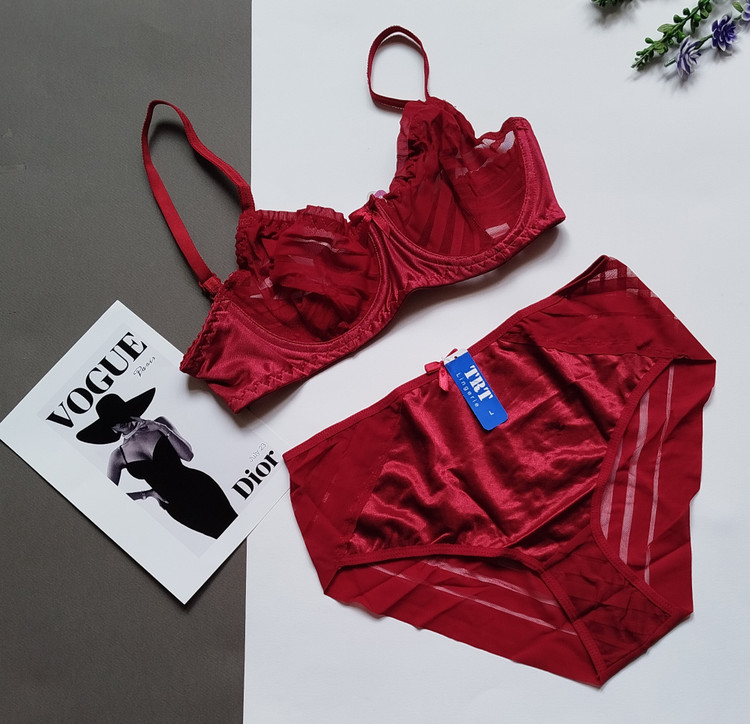 ست شورت و سوتین زنانه طرح راه راه گیپور برند MD