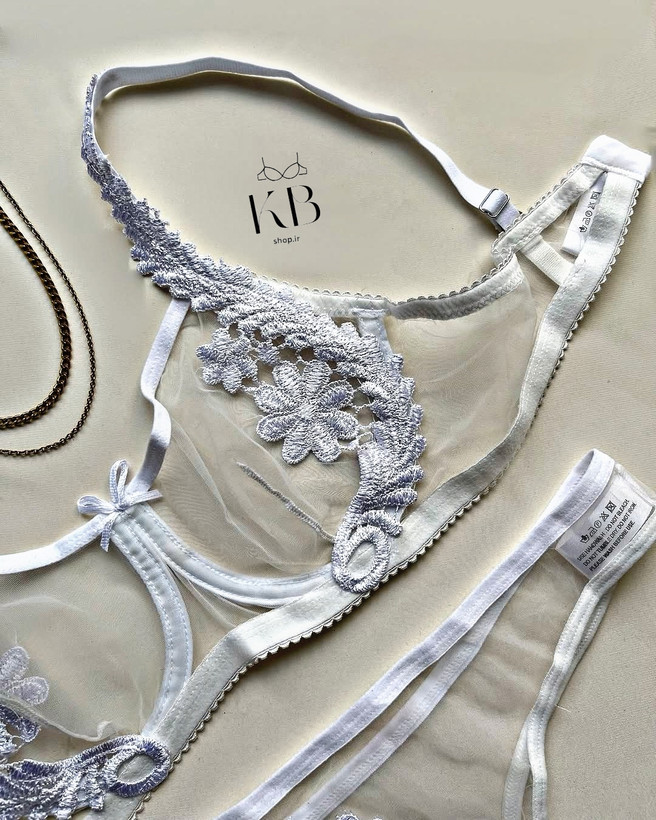 ست شورت و سوتین زنانه فانتزی طرح گل برجسته لعیا