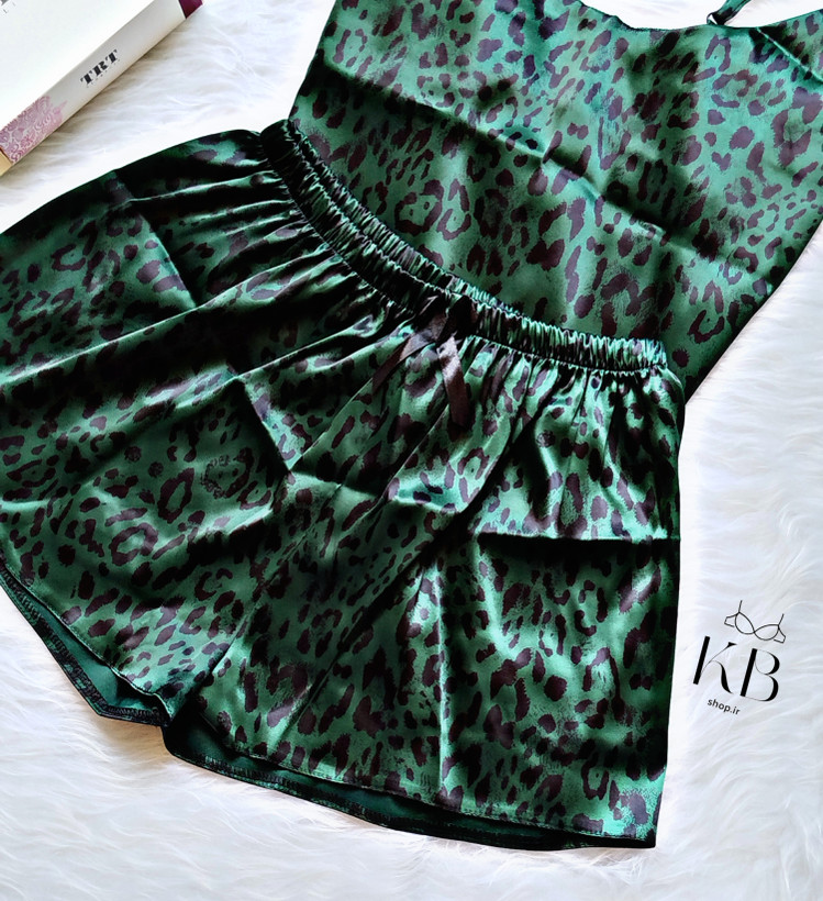 ست تاپ و شلوارک ساتنی فانتزی طرح قلبی سیاه برند کوزا