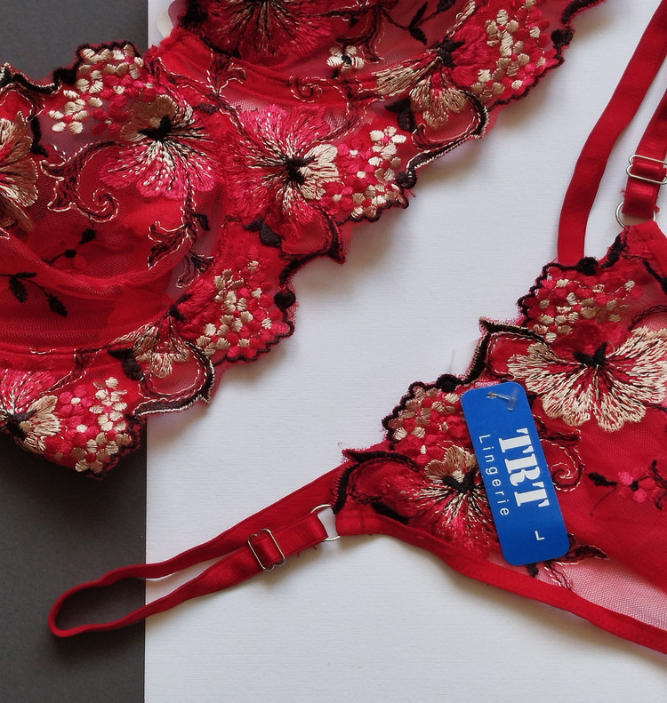 ست شورت و سوتین زنانه طرح فانتزی وارداتی برند پانیذکوزا