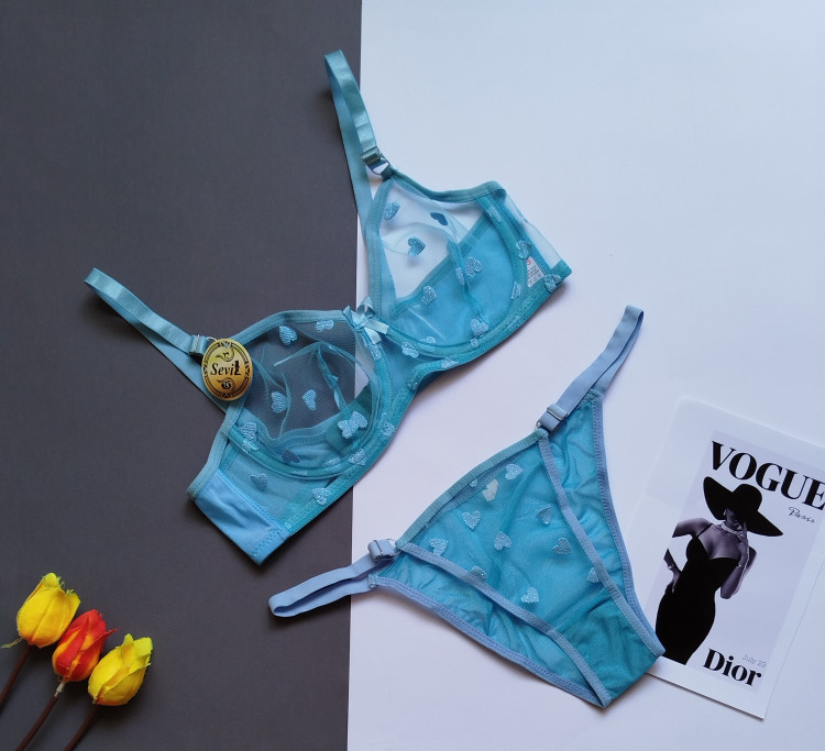 ست شورت و سوتین زنانه فانتزی طرح قلبی گلدوزی شده