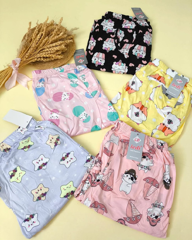 شلوار گیاهی زنانه جیب دار طرح فانتزی وارداتی