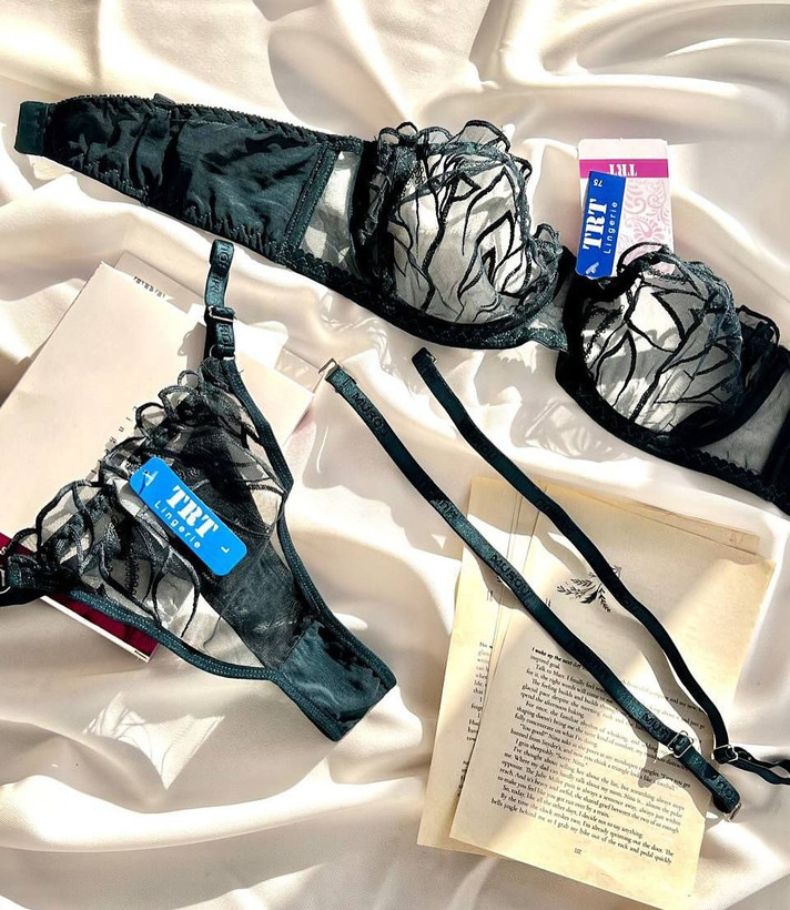 ست شورت و سوتین زنانه طرح گلدار اروپایی