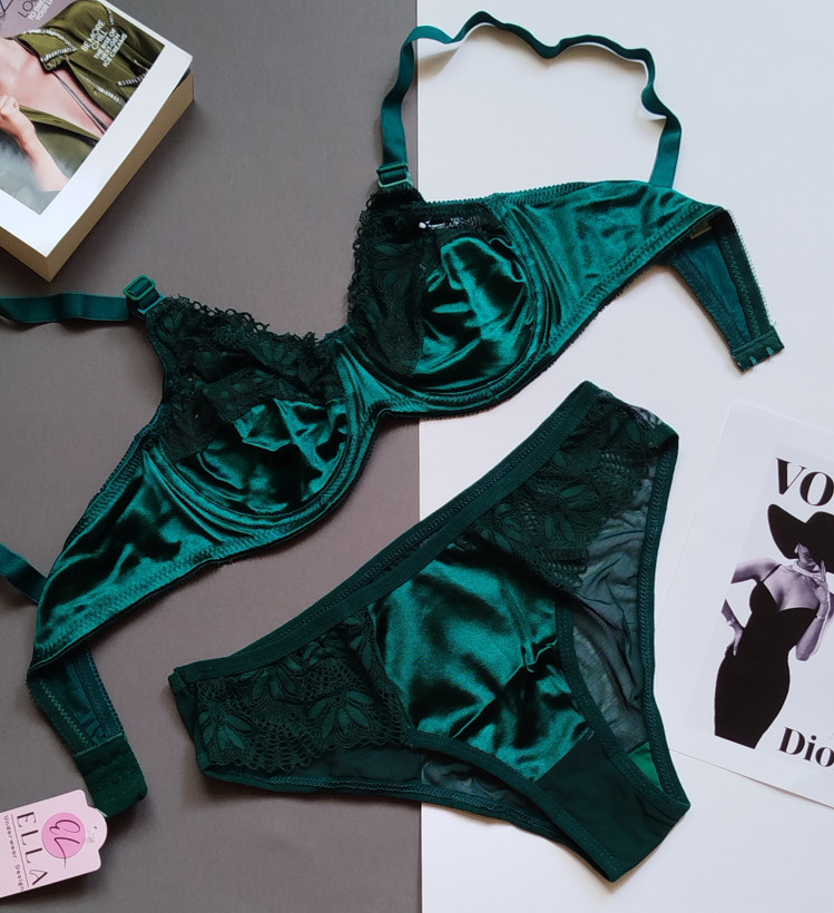 ست شورت و سوتین زنانه طرح زمرد سبز