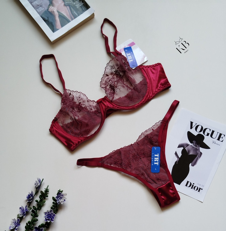 ست شورت و سوتین زنانه فانتزی گل ریز