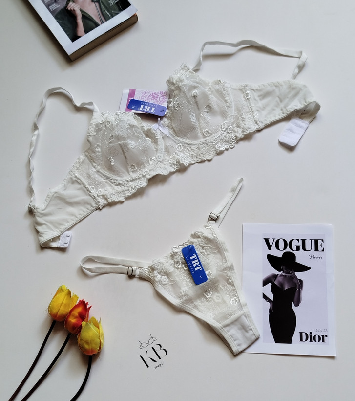 ست شورت و سوتین زنانه طرح گلدار سفید رنگ