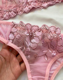 ست شورت و سوتین زنانه طرح گلدار گلدوزی