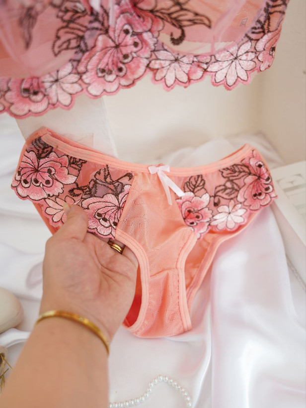 ست شورت و سوتین زنانه طرح فانتزی