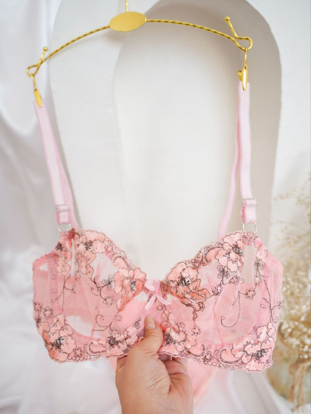 ست شورت و سوتین زنانه طرح گلدار پایه بلند کمر پهن