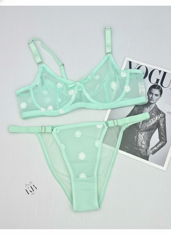 ست شورت و سوتین زنانه طرح گل قرمز