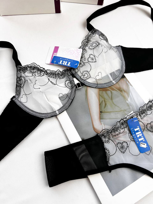 ست شورت و سوتین زنانه طرح انگلیسی سگگ دار