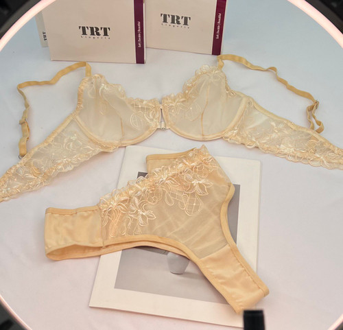 ست شورت و سوتین زنانه طرح گلدار فانتزی وارداتی