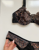 ست شورت و سوتین زنانه فانتزی طرح گل بابونه