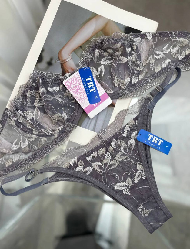 ست شورت و سوتین زنانه طرح کلاسیک مخملی