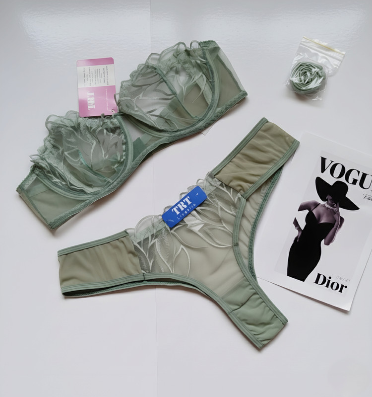 ست شورت و سوتین زنانه طرح فانتزی وارداتی