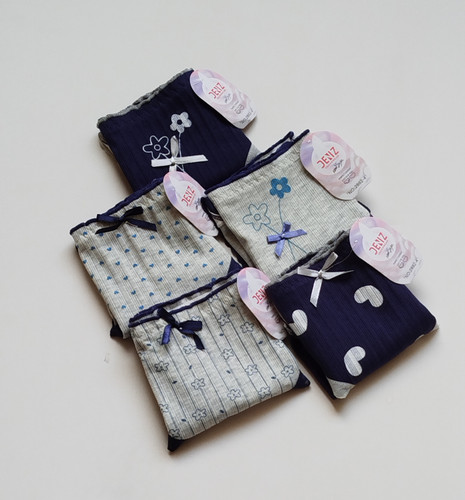 شورت زنانه نخ پنبه وارداتی طرح آلبالو