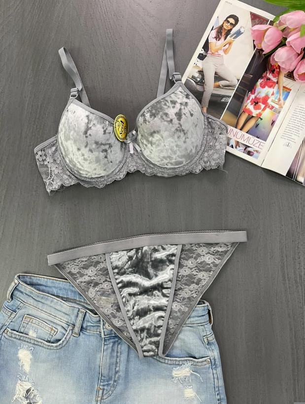 ست شورت و سوتین زنانه طرح پولک دوزی ترک