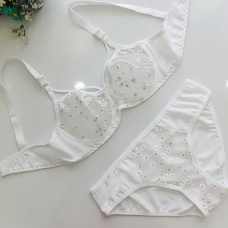 ست شورت و سوتین زنانه طرح گلدار گیپوری