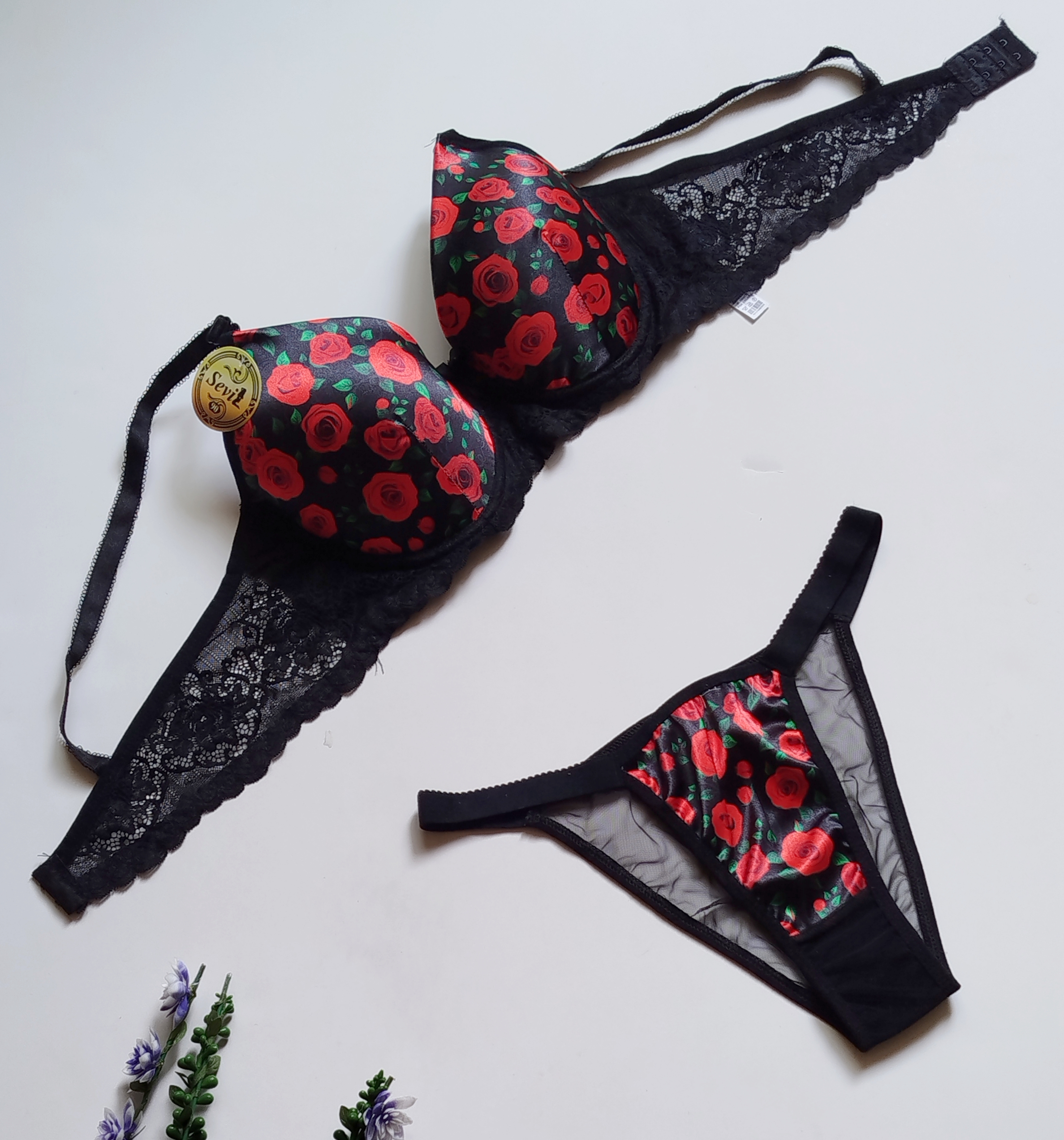 ست شورت و سوتین زنانه اسفنجی ساتنی طرح فانتزی گل رز🌹 از برند محبوب sevil