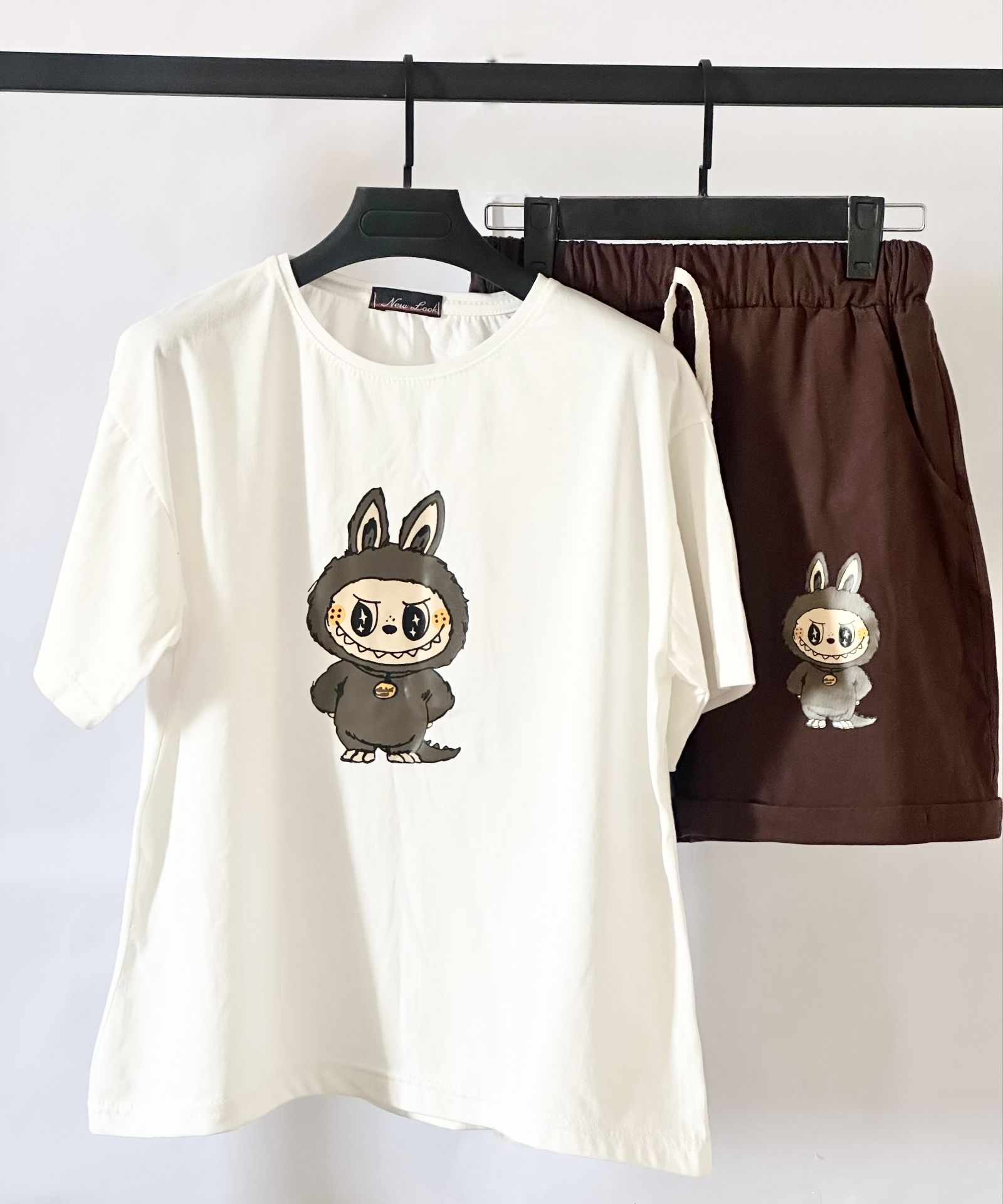 ست تیشرت و شورتک  زنانه طرح فانتزی  طرح لبوبو  پارچه نخ پنبه با کیفیت برند NEW LOOK